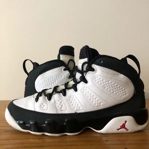 Air Jordan 9 Retro size 7Y